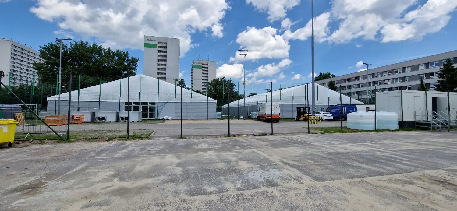 Przewodnik po halach namiotowych: jak wybrać idealne rozwiązanie dla Twojego biznesu