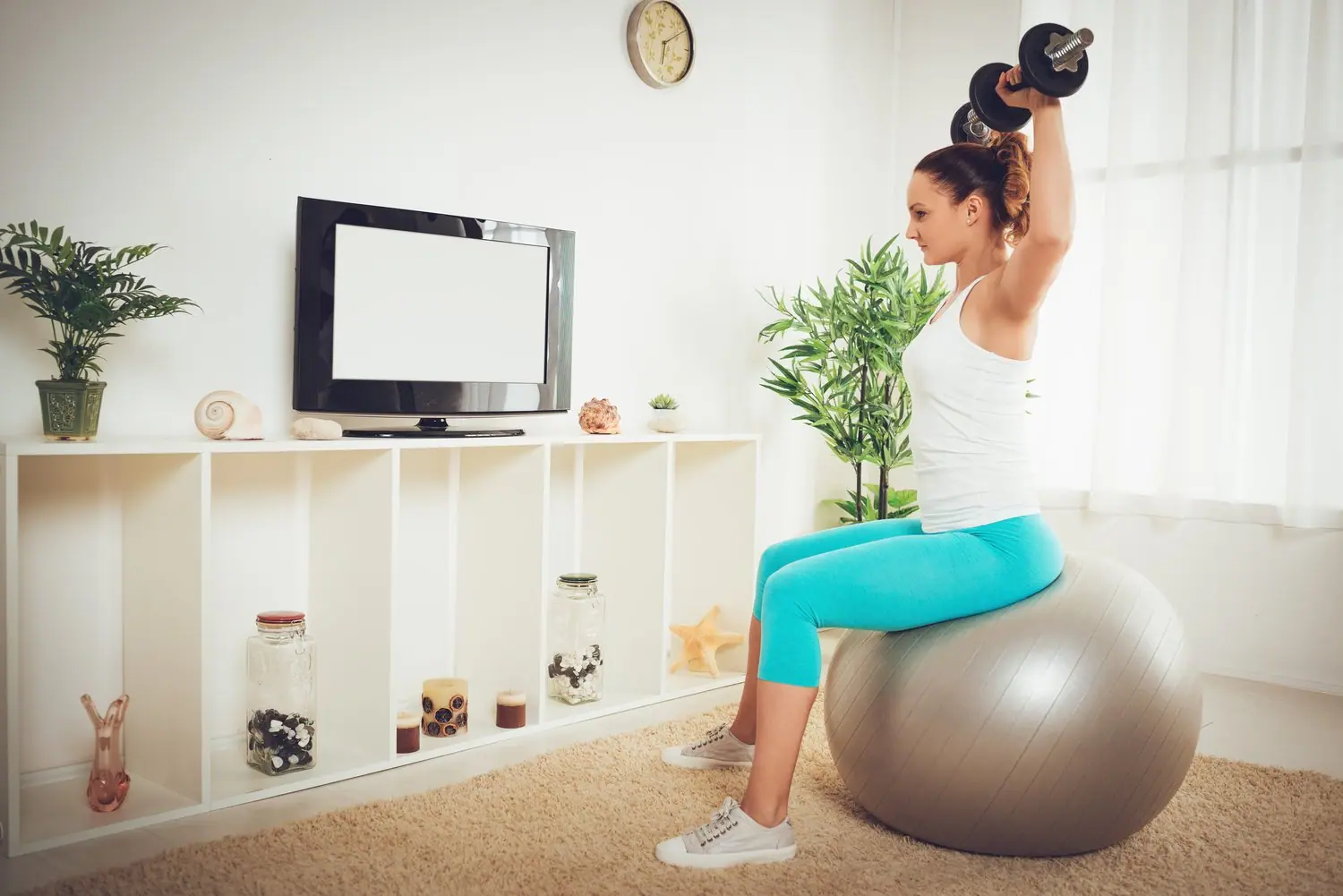 Domowa siłownia czy karnet na fitness - analiza kosztów i korzyści