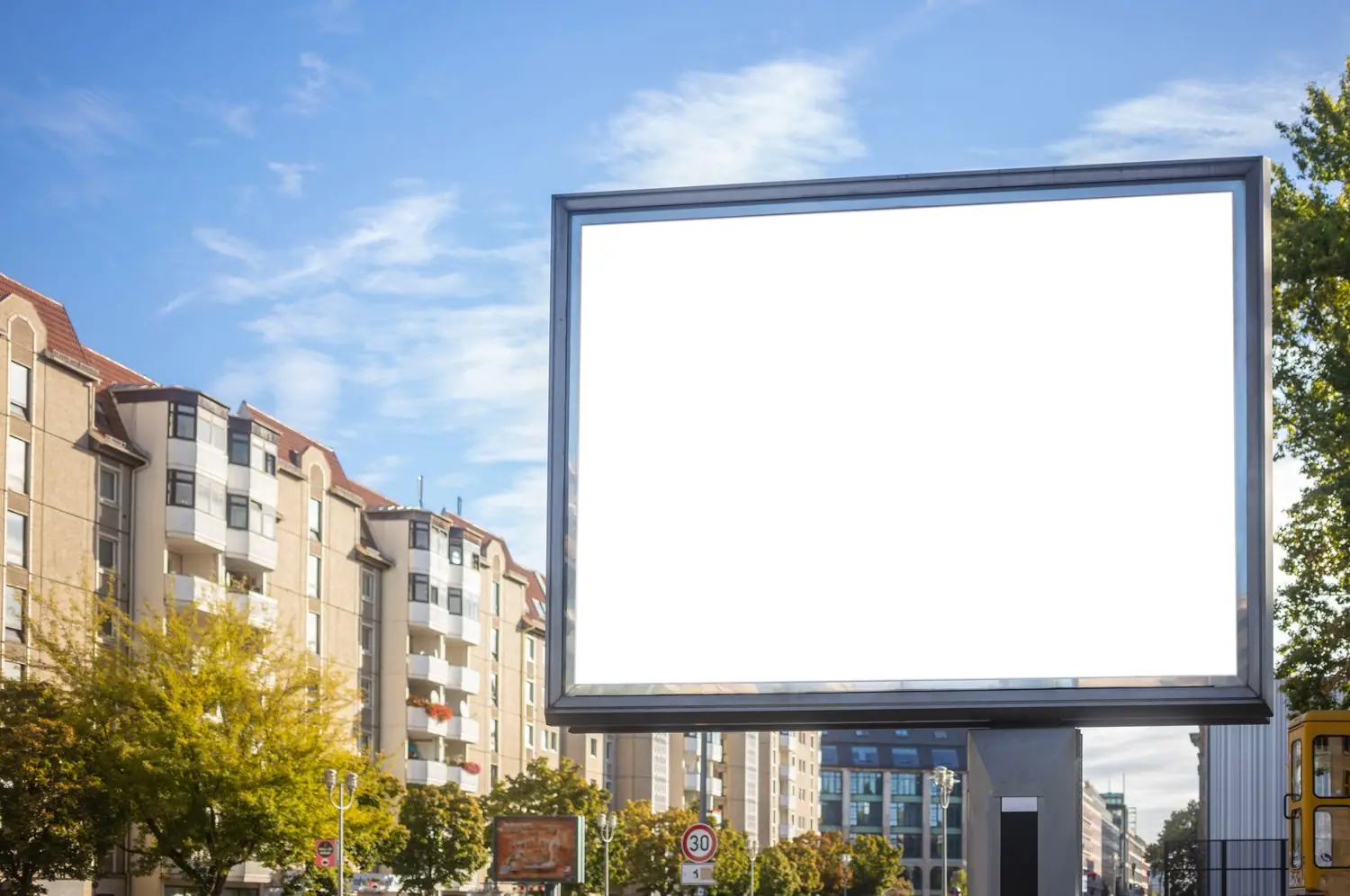 Jak zgłosić nielegalną reklamę w przestrzeni miejskiej - przepisy i kanały zgłoszeń